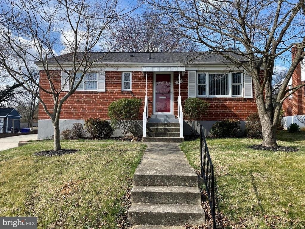 4426 Hallet Street - Photo 2