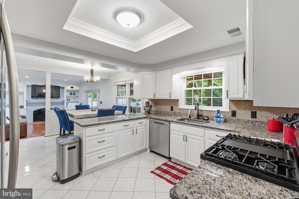 6516 Democracy Boulevard - Photo 3