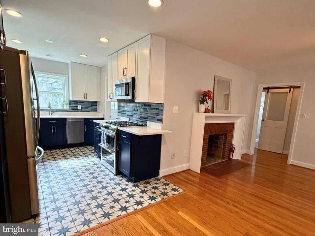 9917 Lorain Avenue - Photo 7
