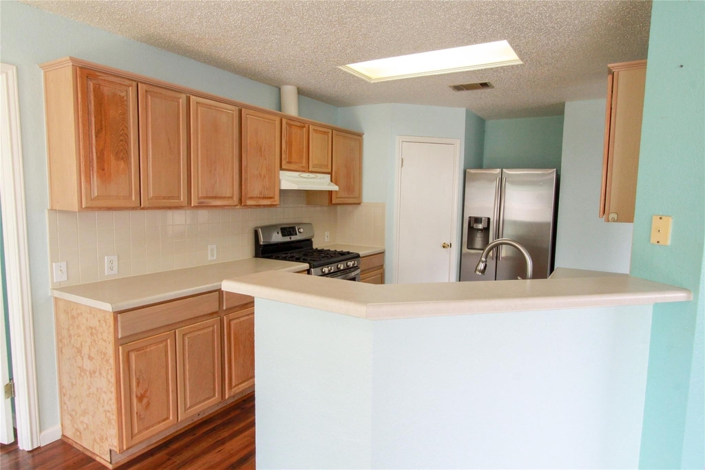 9705 Dalewood Dr - Photo 2