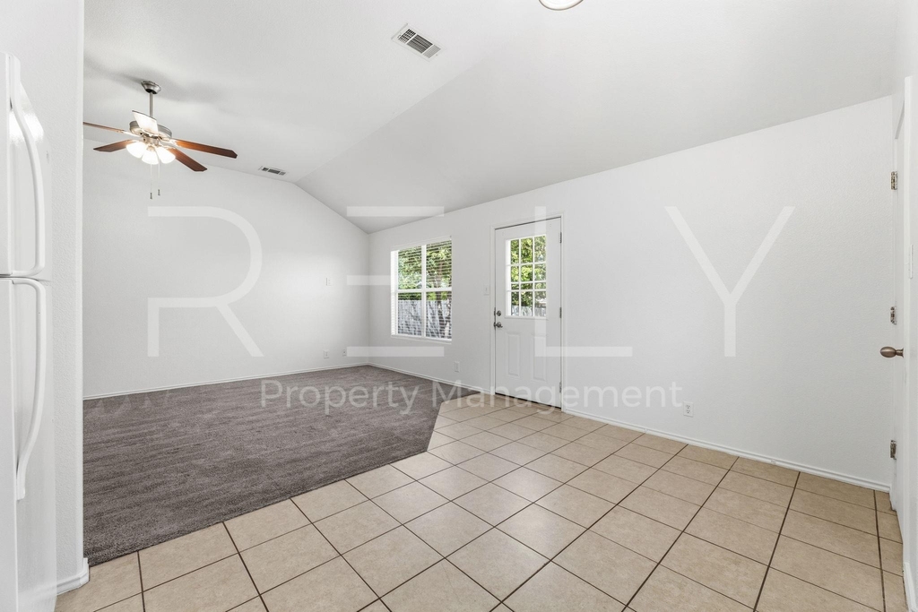 241 Moonstone Dr - Photo 12