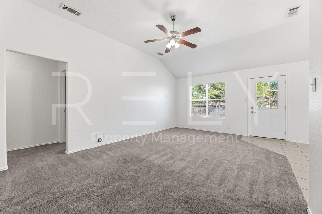 241 Moonstone Dr - Photo 6