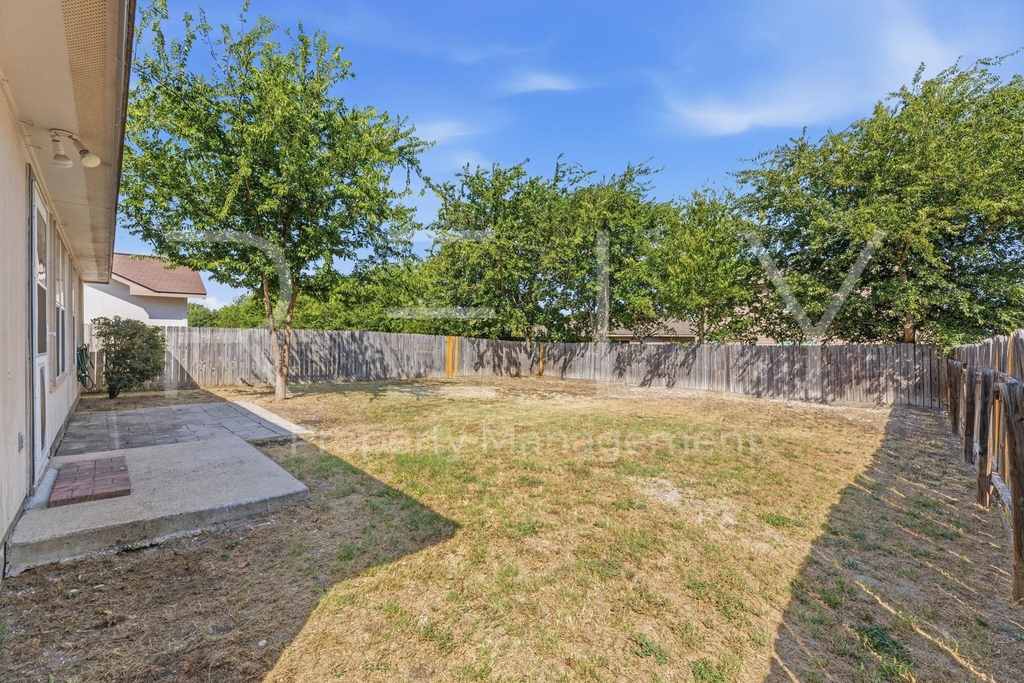 241 Moonstone Dr - Photo 25