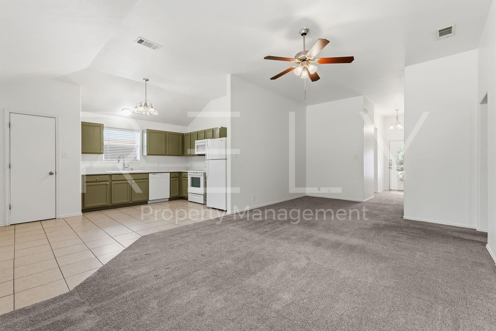 241 Moonstone Dr - Photo 9
