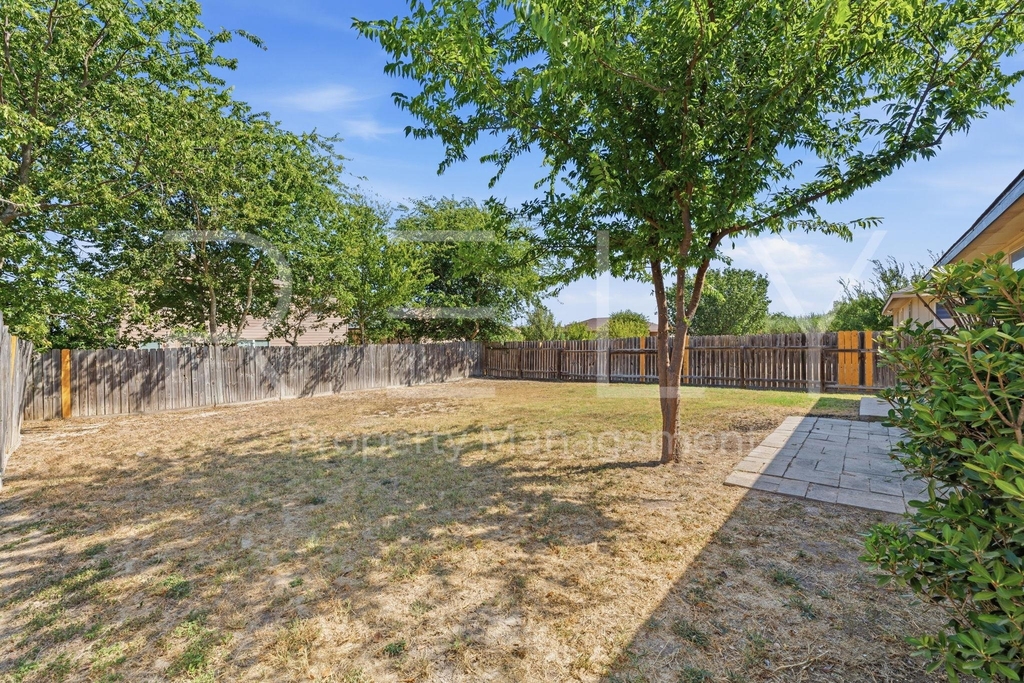 241 Moonstone Dr - Photo 24