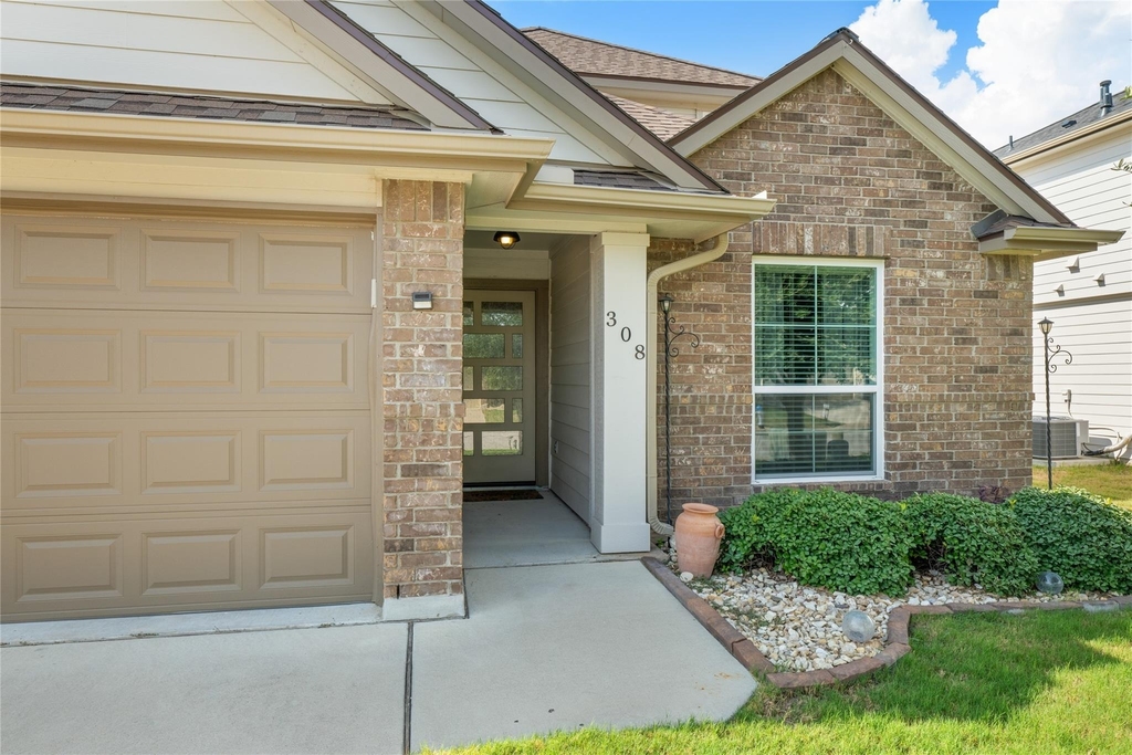 308 Moulins Ln - Photo 3