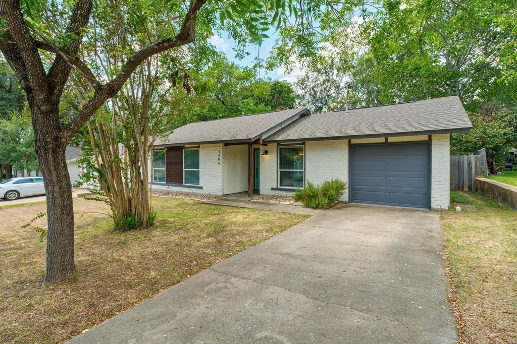7404 Lunar Dr - Photo 2