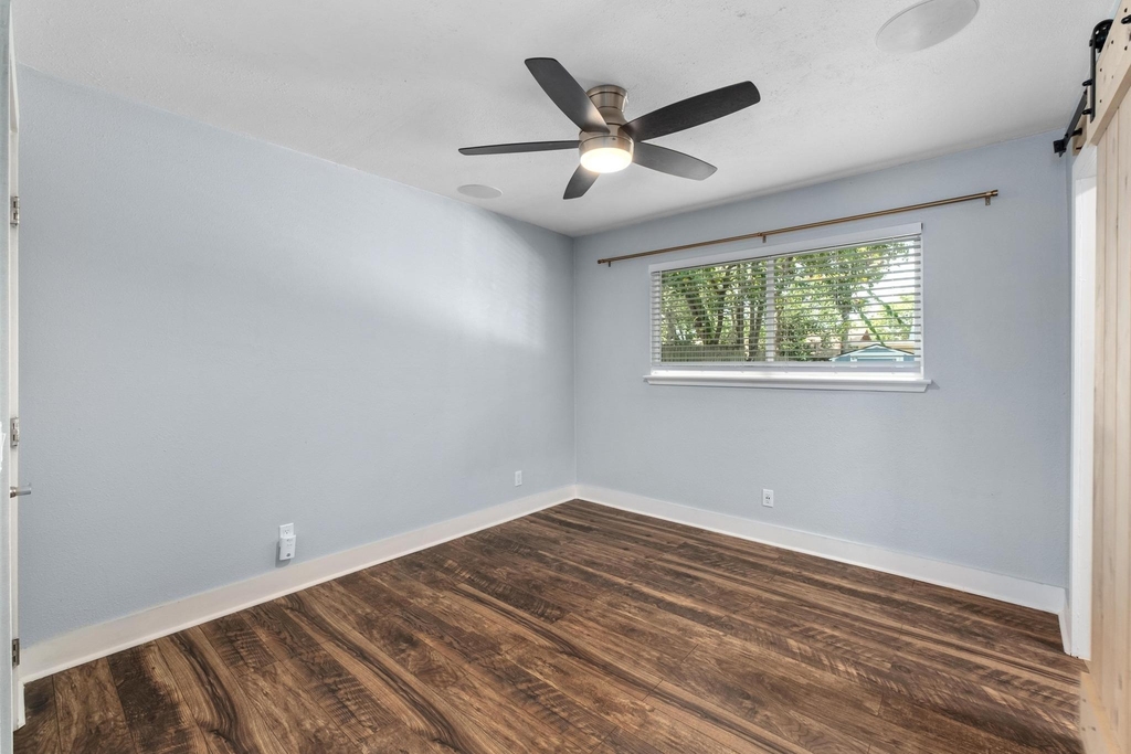 7404 Lunar Dr - Photo 13