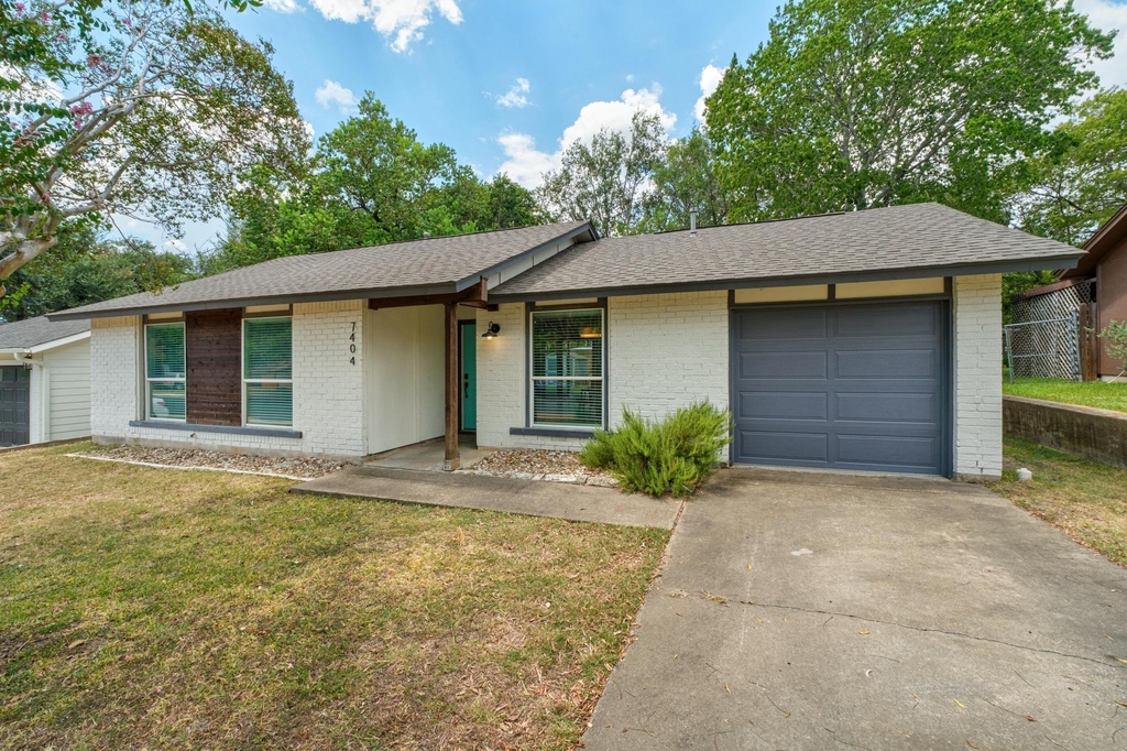 7404 Lunar Dr - Photo 0