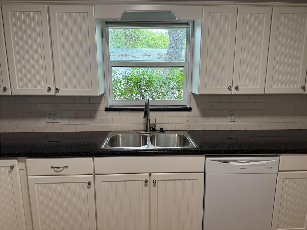 1005 #7 Hazelton St - Photo 7
