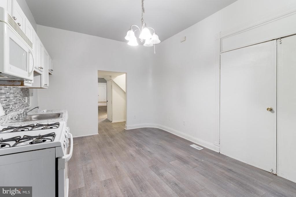 1426 Mcculloh Street - Photo 6