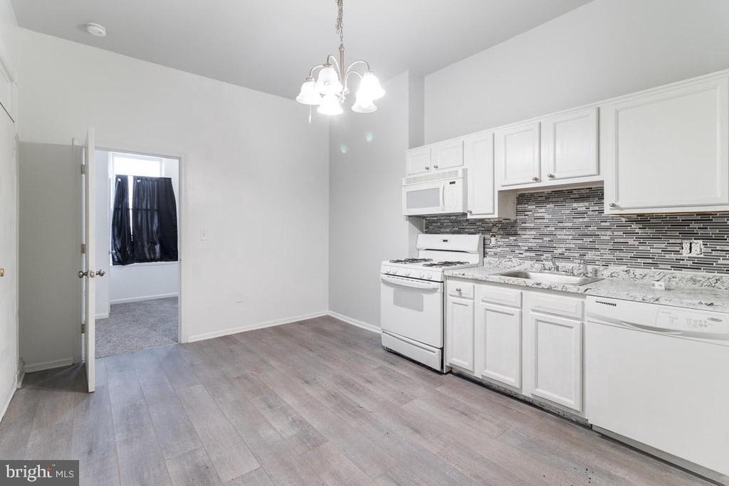 1426 Mcculloh Street - Photo 4