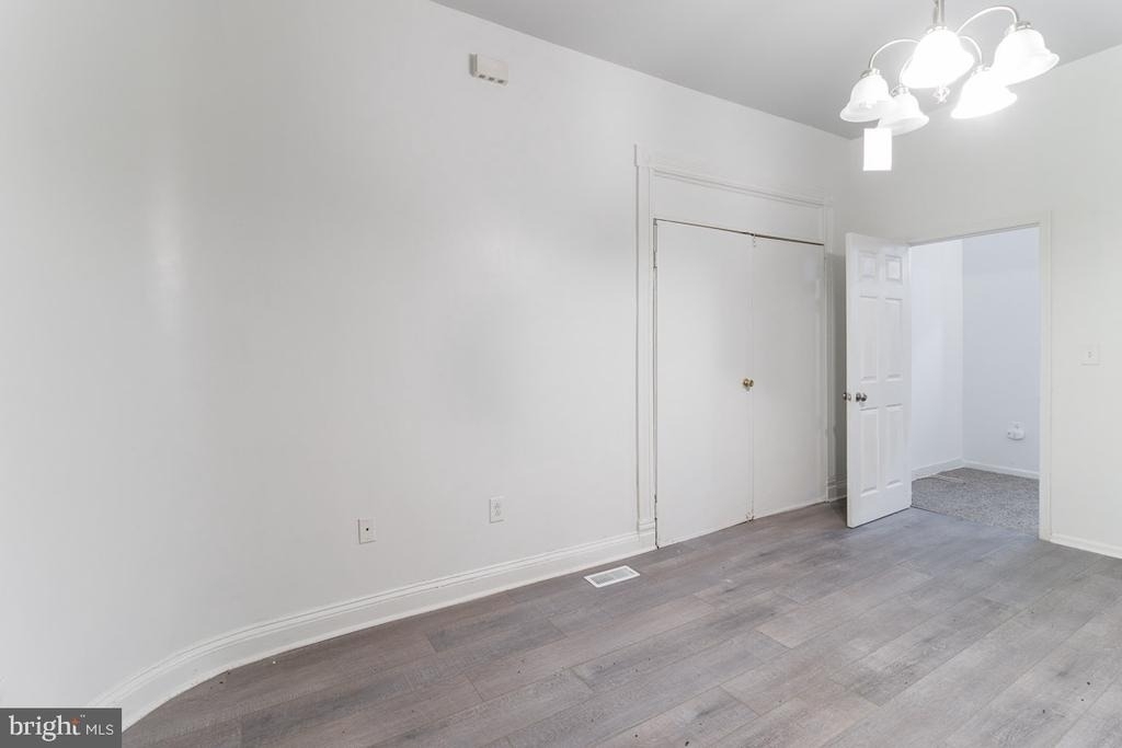1426 Mcculloh Street - Photo 5
