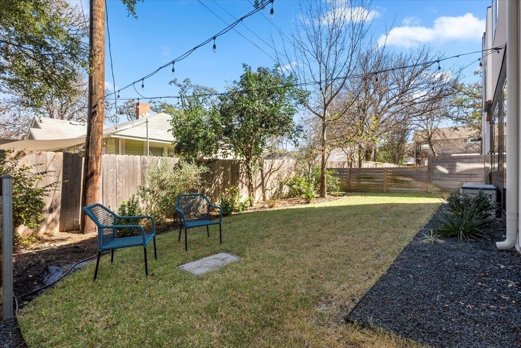 1225 Hillside Ave - Photo 3