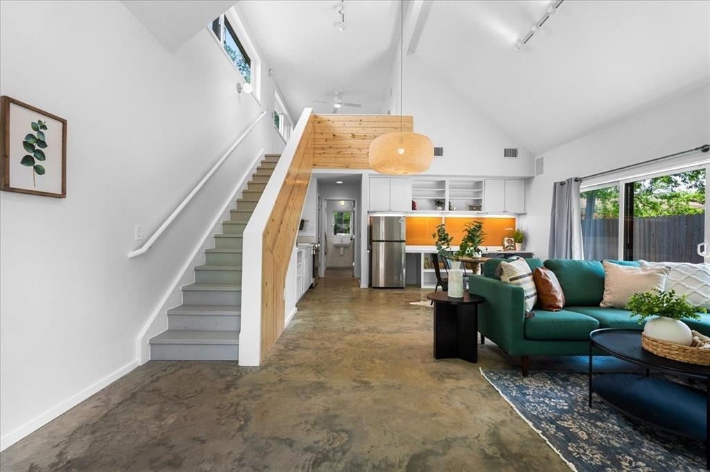 1808 Forest Hill Dr - Photo 1
