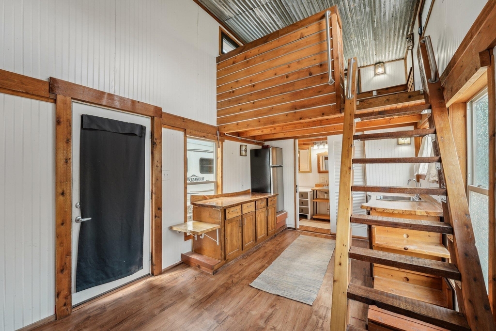 15211 Fitzhugh Rd - Photo 0
