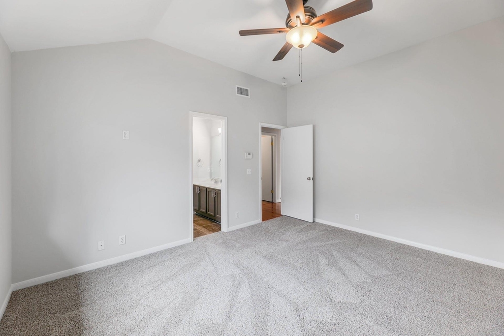 214 Crystal Knoll Blvd - Photo 10