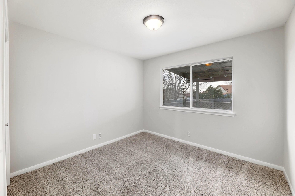 214 Crystal Knoll Blvd - Photo 17