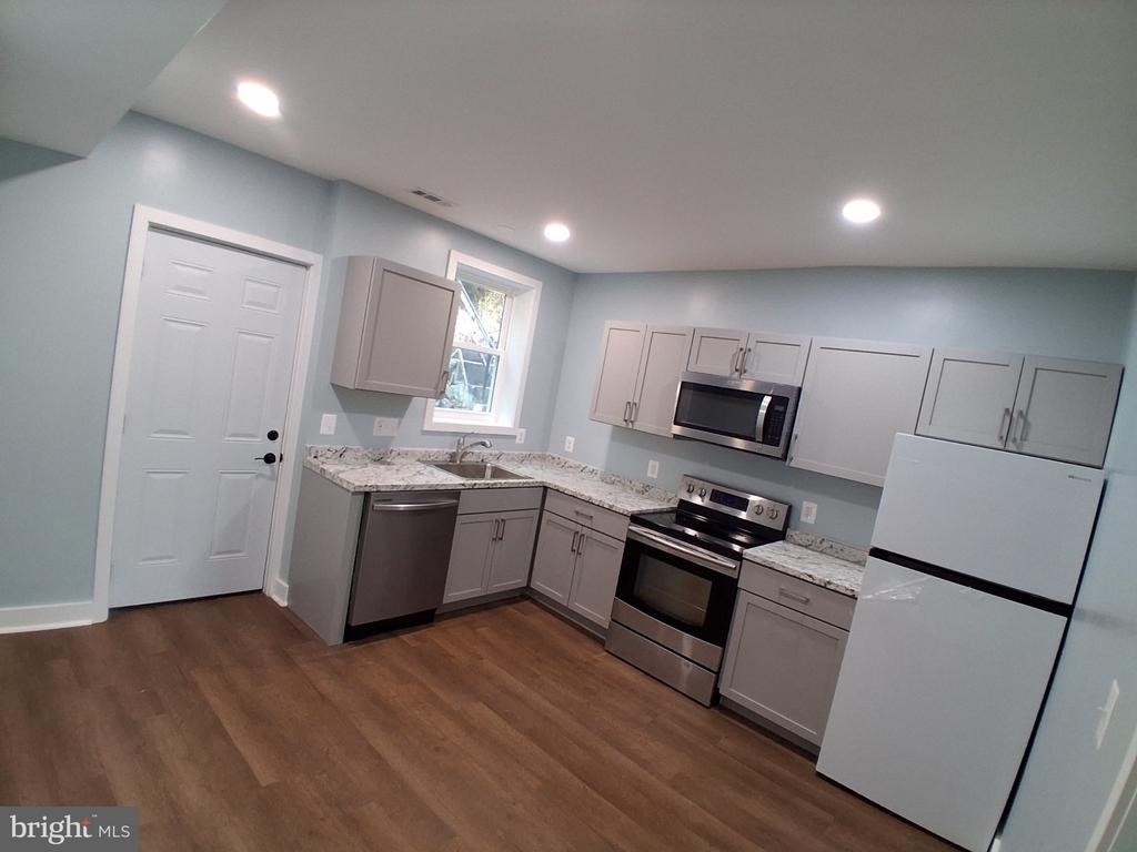 219 Independence Street - Photo 5