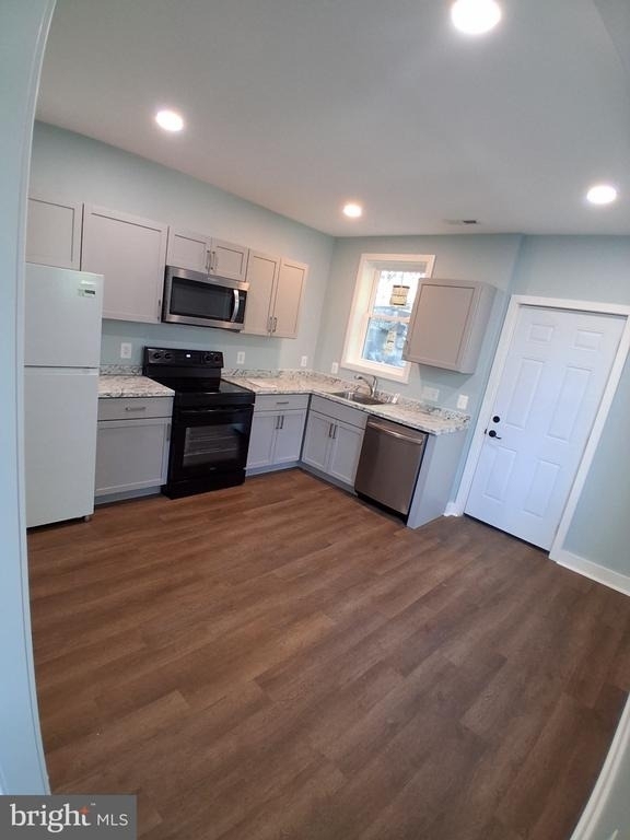 219 Independence Street - Photo 15