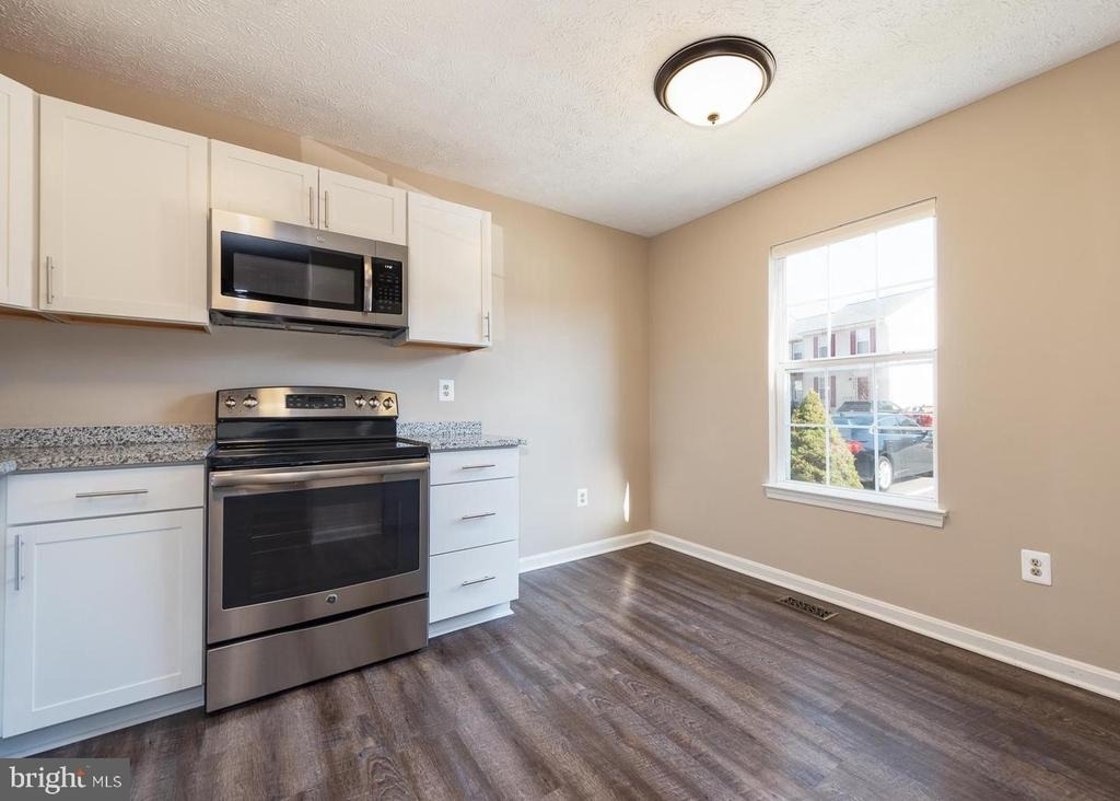 645 Realm Court W - Photo 2