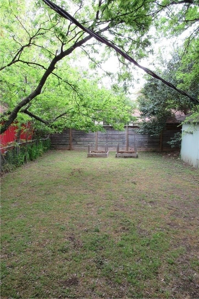 1715 Briar St - Photo 11