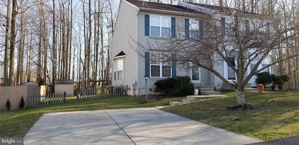 836 Knob Court - Photo 0