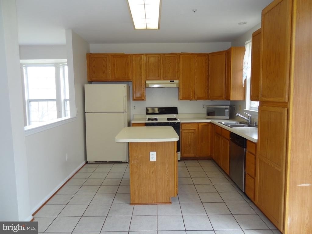 836 Knob Court - Photo 5