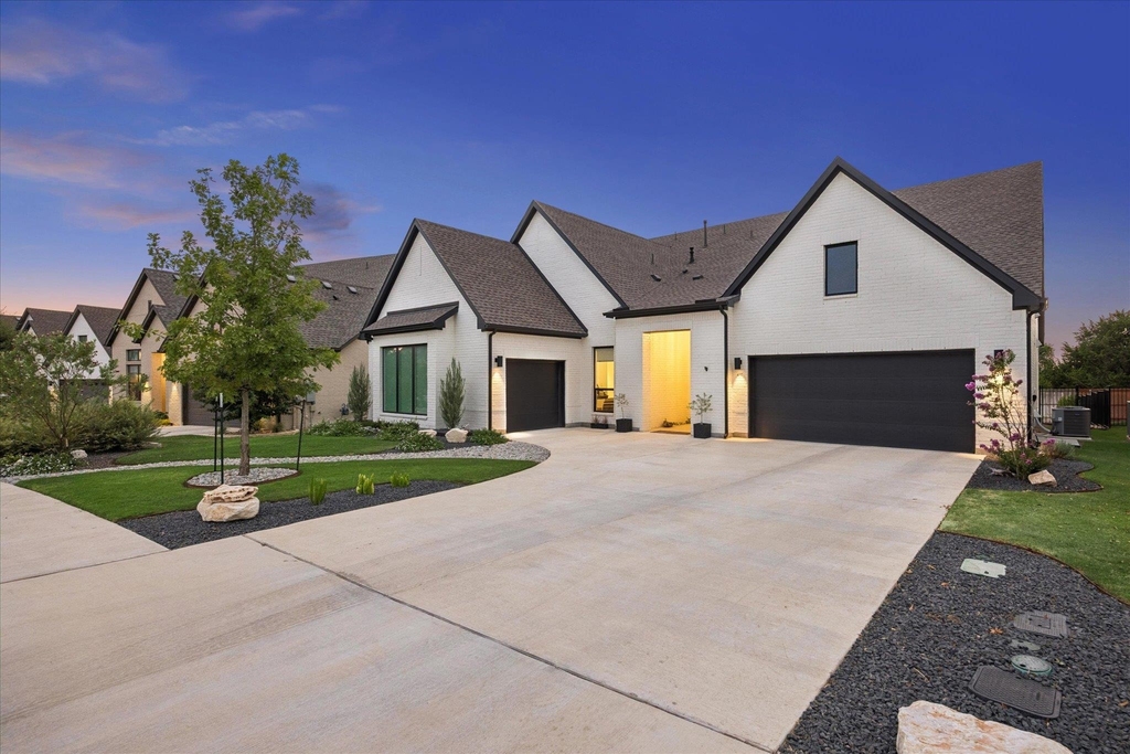 437 Trabuco Bnd - Photo 1