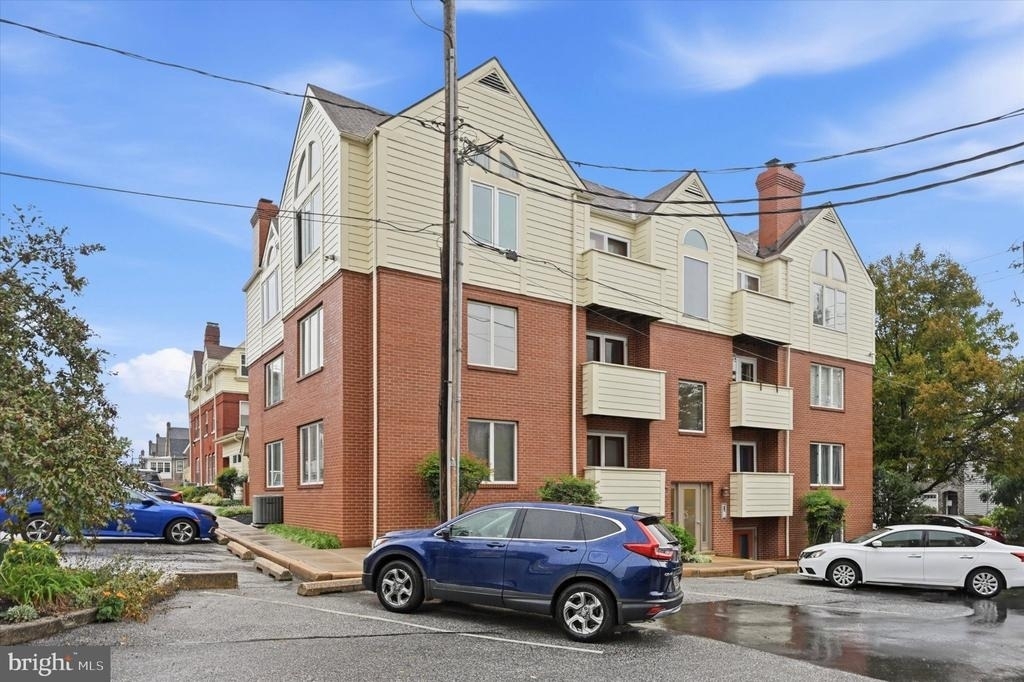 1504 N Broom Street - Photo 2