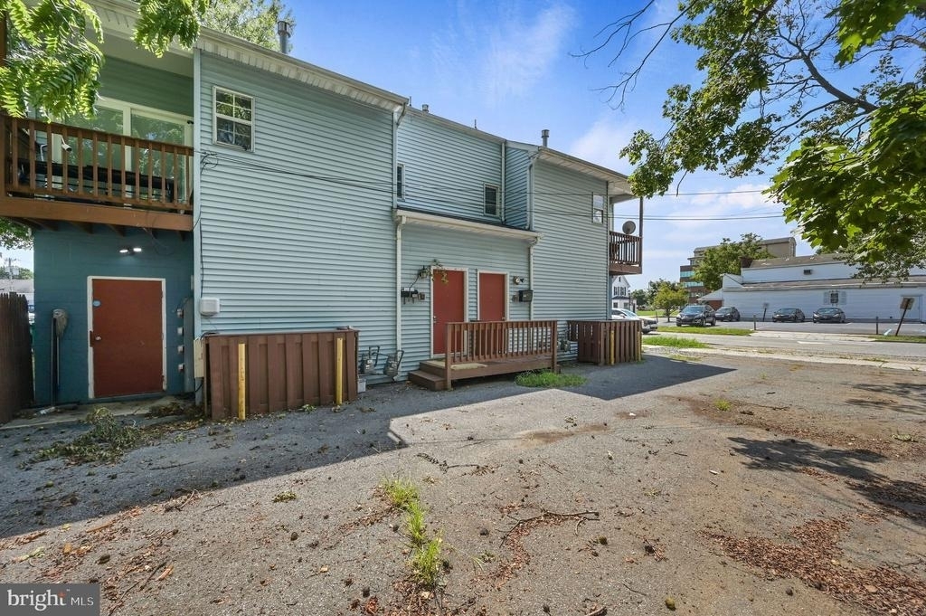 149 S Queen Street - Photo 0