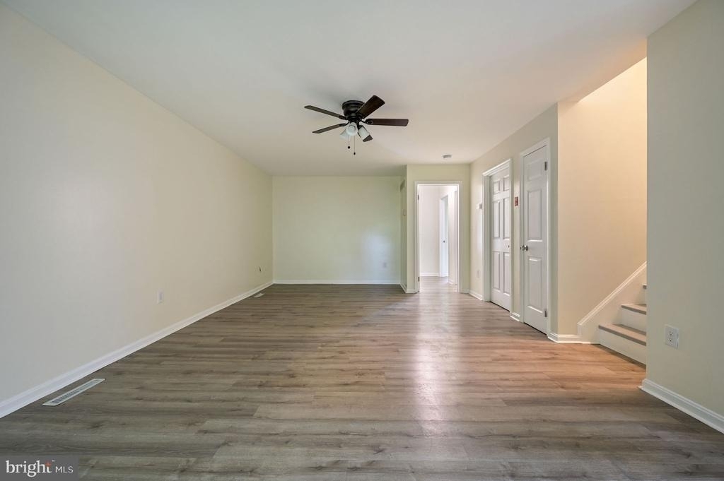 149 S Queen Street - Photo 1