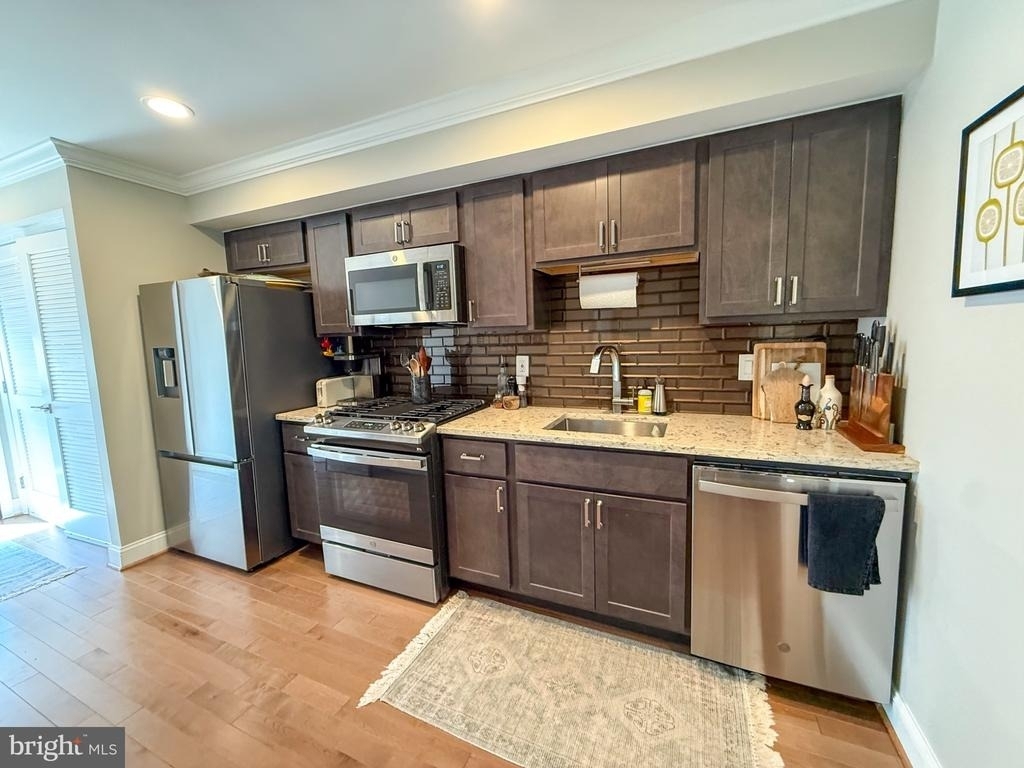1601 North Carolina Avenue Ne - Photo 6