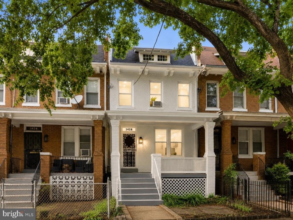 1426 S Se - Photo 0