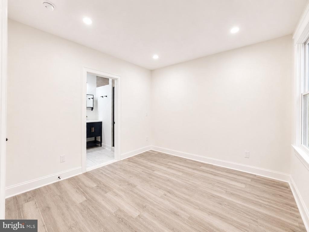 1426 S Se - Photo 29