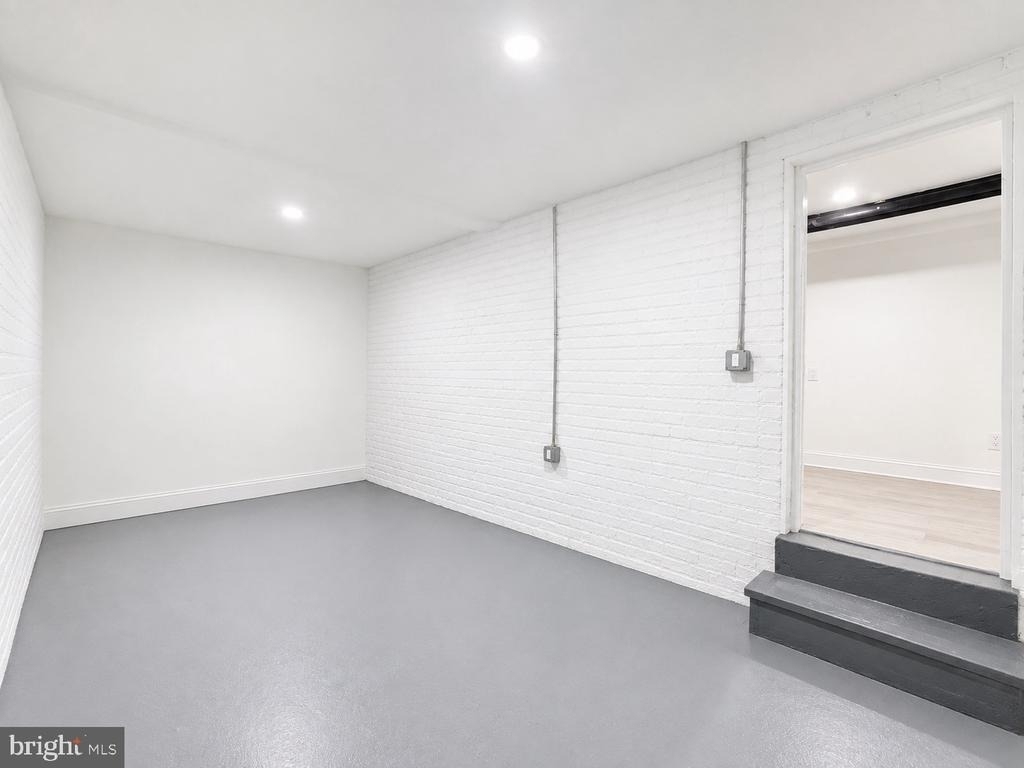 1426 S Se - Photo 32