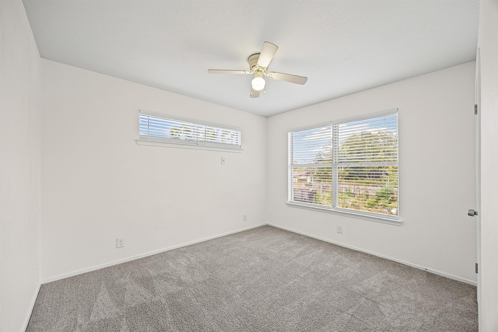 300 Blackson Ave - Photo 16