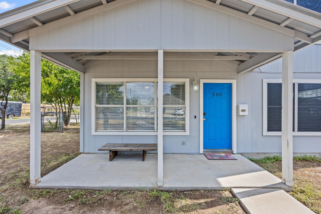300 Blackson Ave - Photo 1