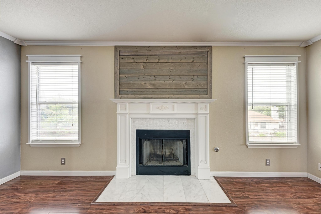 903 Estate Dr - Photo 7