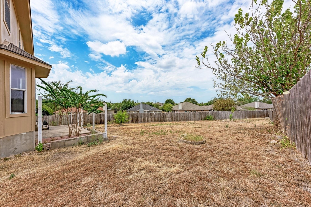 903 Estate Dr - Photo 32