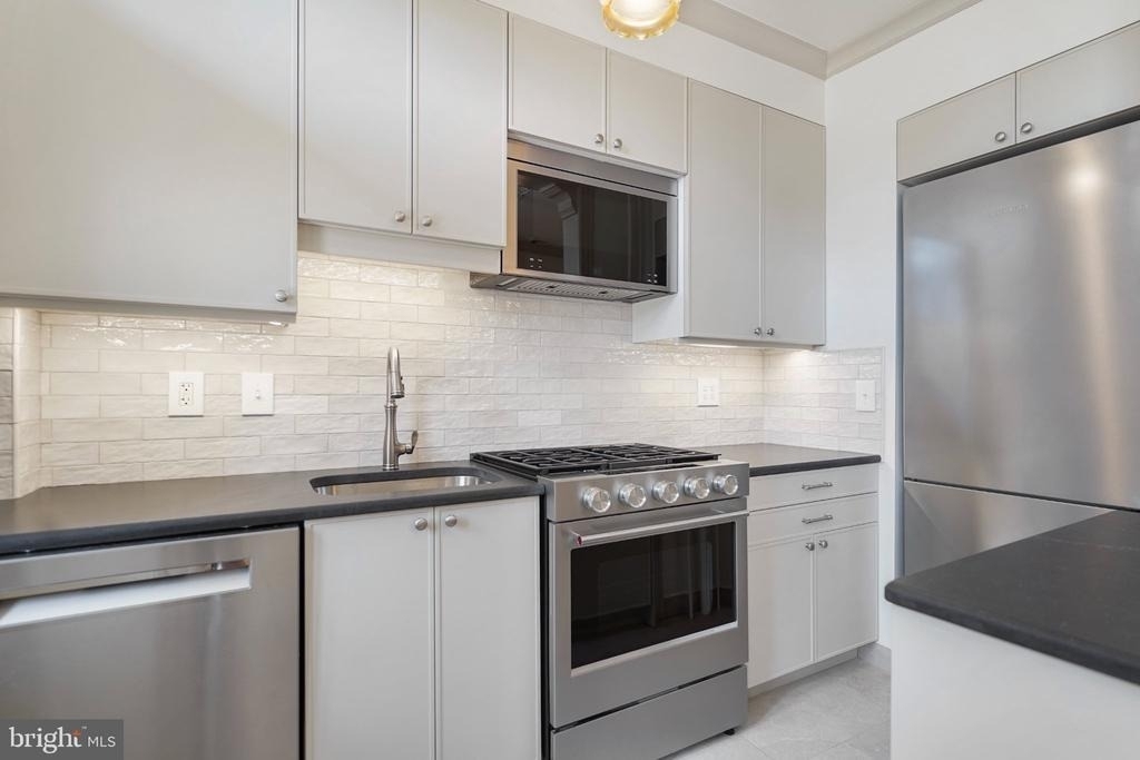 405 Constitution Avenue Ne - Photo 7