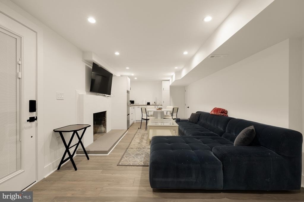 5231 Watson Street Nw - Photo 2