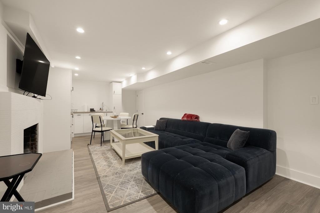 5231 Watson Street Nw - Photo 4
