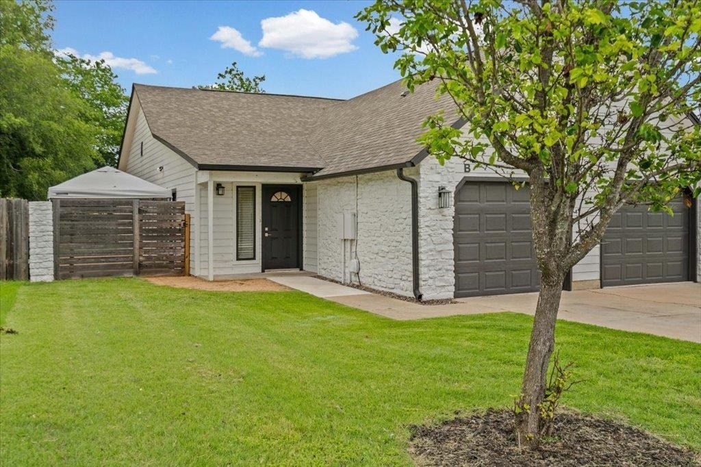 303 Fantail Loop - Photo 2