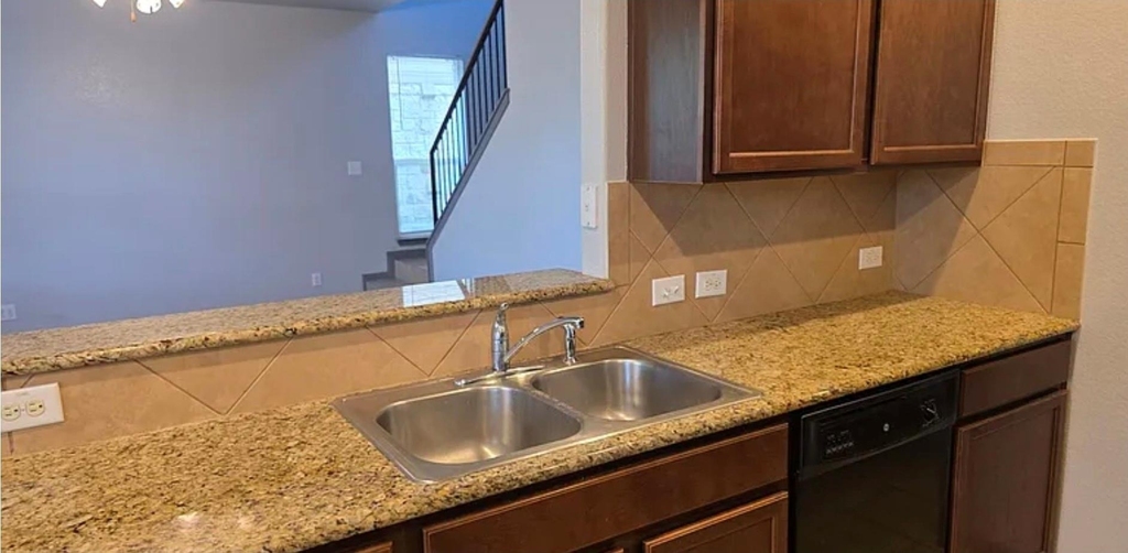 2228 Nestlewood Dr - Photo 23