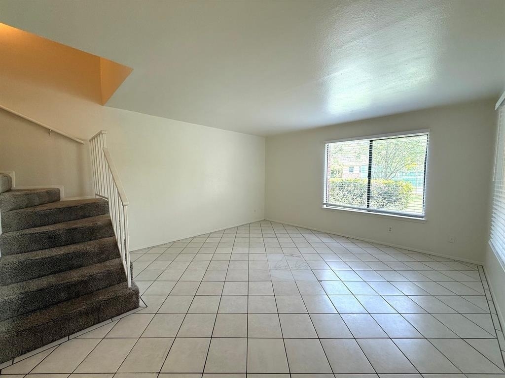 900 W Village Ln - Photo 15