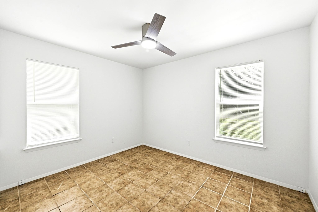 910 Bret Ln - Photo 16