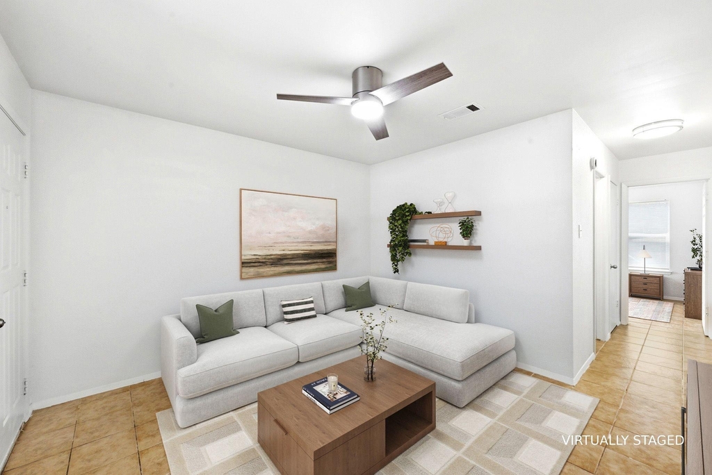 910 Bret Ln - Photo 3