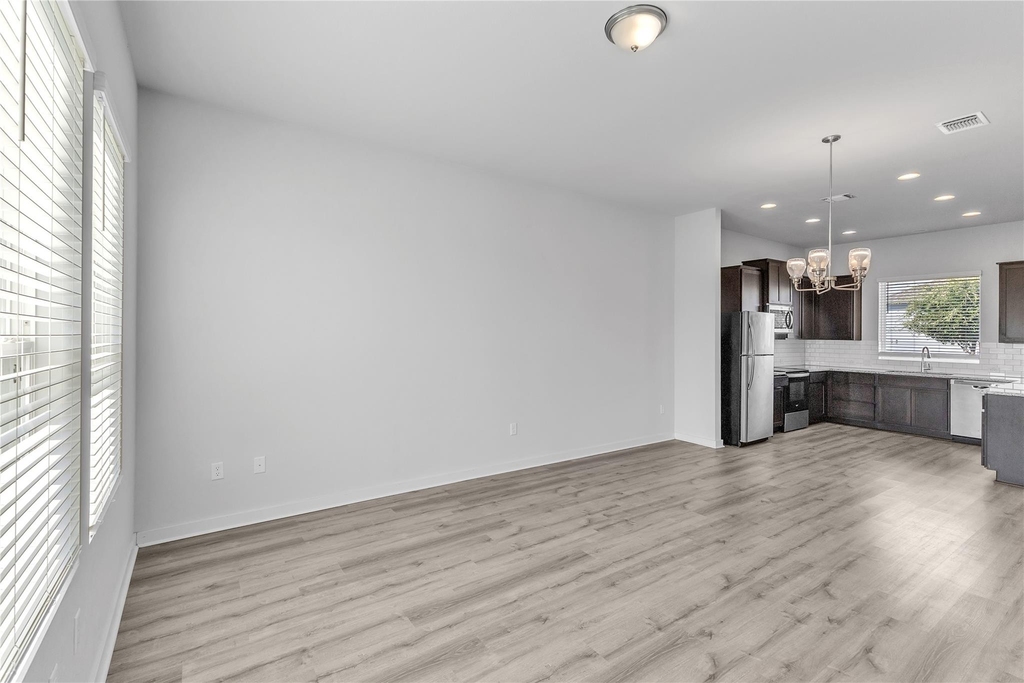 1203 Showbox St - Photo 6