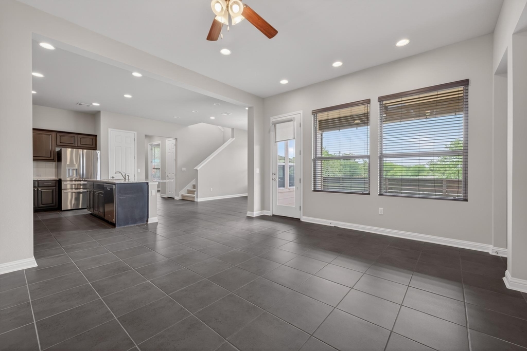 1501 Lawrence St - Photo 12